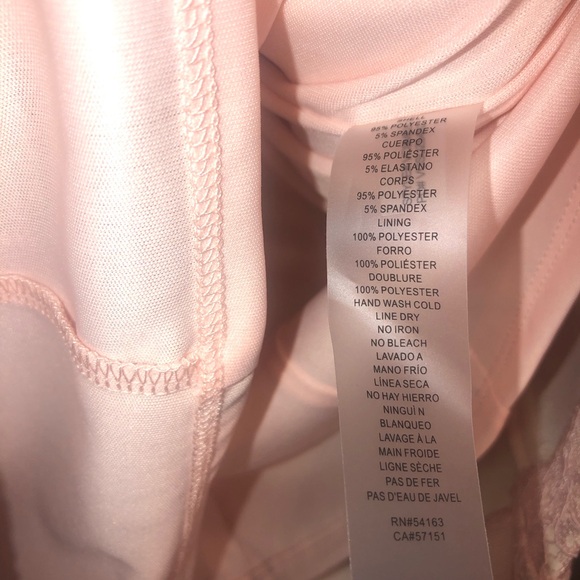 VINCE CAMUTO SIZE 0 PINK COLOR N.W.T TWO FRONT POCKETS 16”PIT 2 PIT X 35”LENGTH - Picture 9 of 10